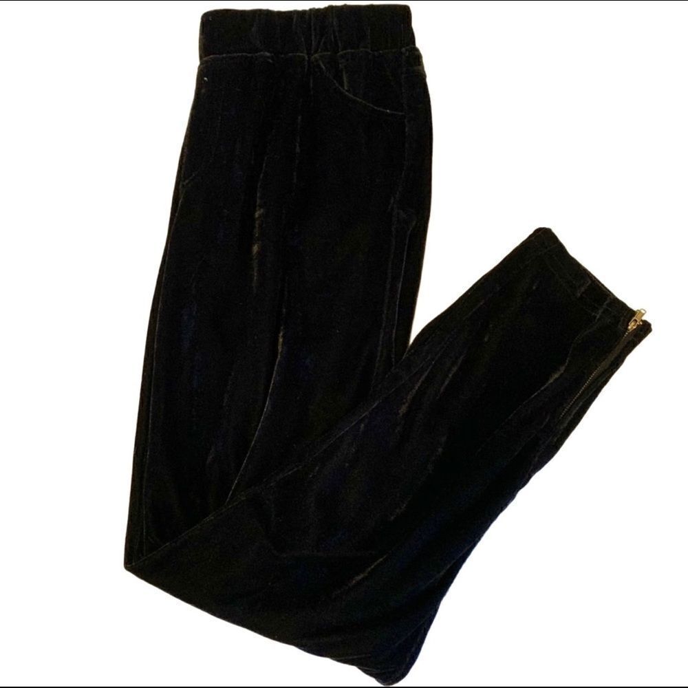 NEW! Umgee Black Velvet Zip Ankle Pants Sz L